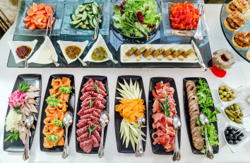 Картинка еда разное ассорти рыба колбаса овощи паштет