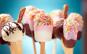 Картинка еда мороженое +десерты ассорти рожок посыпка вафельный