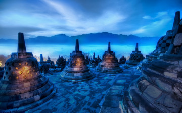 Картинка города -+буддийские+и+другие+храмы храм колокола панорама вечер