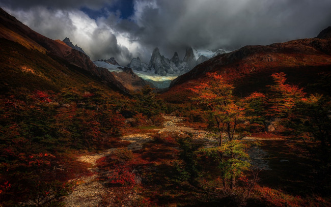 Обои картинки фото patagonia,  chile, природа, пейзажи, осень, горный, пейзаж, анды, закат, вечер, деревья, чили, патагония