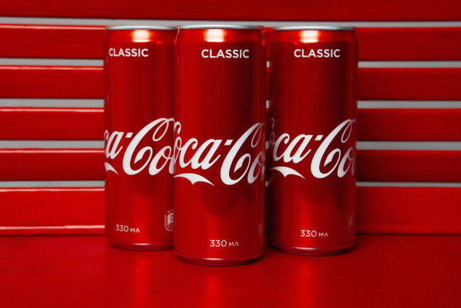 Обои картинки фото бренды, coca-cola, кока-кола, напиток, баночки
