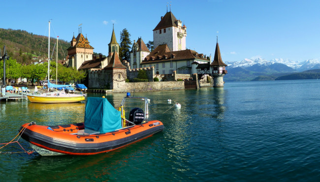 Обои картинки фото замок, oberhofen, switzerland, города, дворцы, замки, крепости, швейцария, озеро, лодка