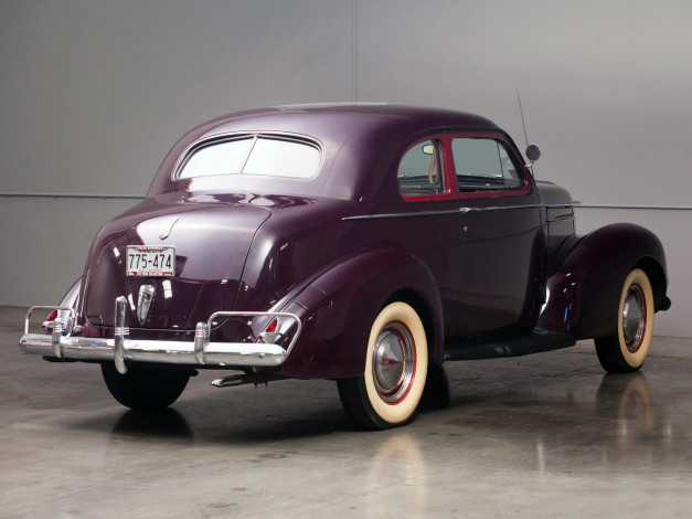 Обои картинки фото автомобили, studebaker, commander, 1940г, sedan, club