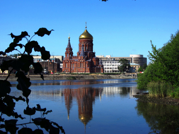 Обои картинки фото санкт, петербург, богоявленская, церковь, города, петергоф, россия, река