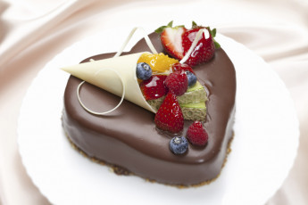 Картинка еда пирожные +кексы +печенье шоколадное пирожное клубника малина