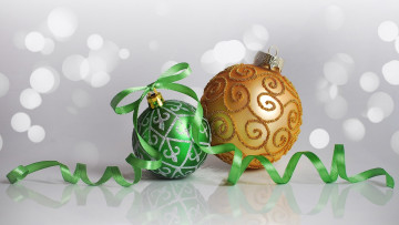Картинка праздничные шары зеленый золотистый шарики лента бант