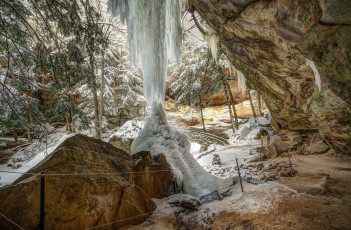 Картинка природа другое сосульки пещера зима