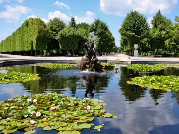 Обои картинки фото природа, парк, лилии, фонтан, скульптура
