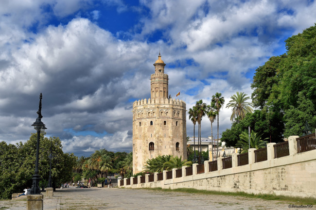 Обои картинки фото spain,  seville tower of gold, города, севилья , испания, замок, башня