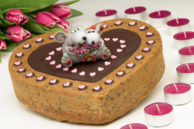 Обои картинки фото еда, торты, торт, тюльпаны, фигурки, сердце