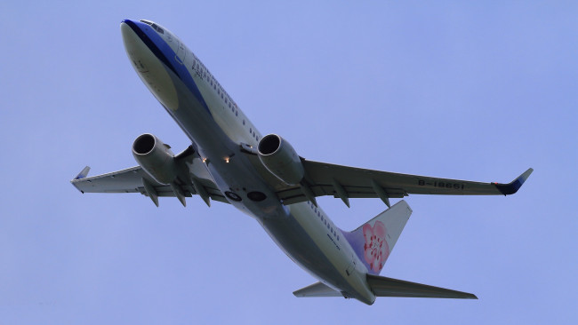 Обои картинки фото boeing 737, авиация, пассажирские самолёты, авиалайнер