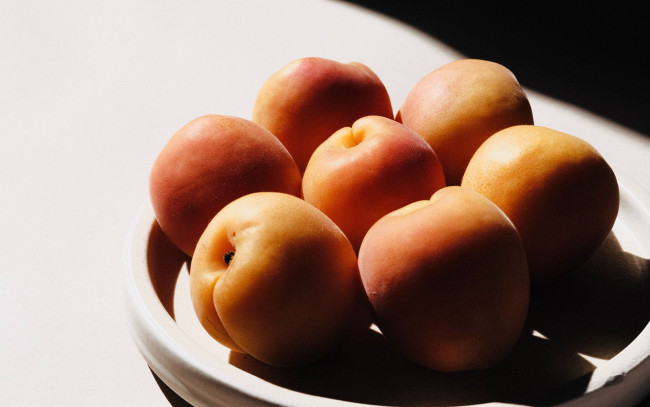 Обои картинки фото еда, персики,  сливы,  абрикосы