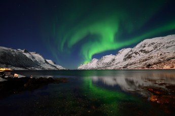 обоя ersfjordbotn,  norway, природа, северное сияние, норвегия, norway, вода, фьорд, горы, северное, сияние