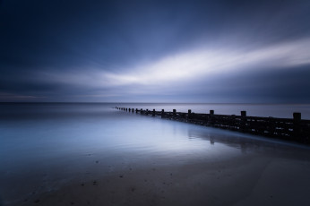 Картинка природа побережье море синее небо ночь берег северный норфолк англия великобритания штиль