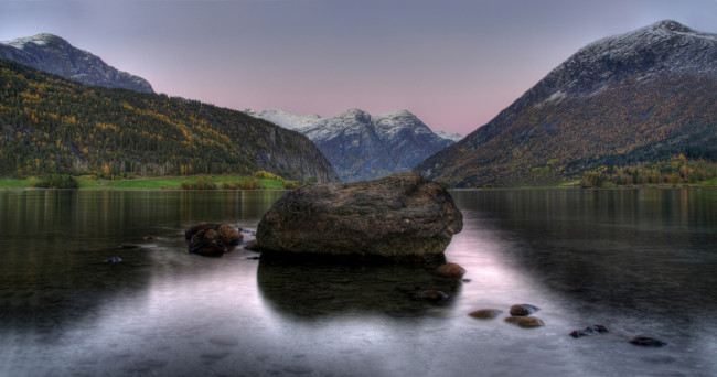 Обои картинки фото природа, реки, озера, озеро, камень, горы
