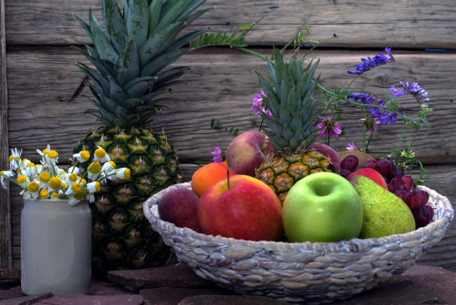 Обои картинки фото еда, фрукты,  ягоды, сливы, груши, ананас, яблоки, виноград