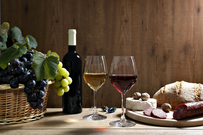 Обои картинки фото еда, разное, колбаса, орехи, сыр, хлеб, вино, виноград