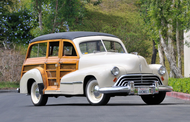 Обои картинки фото oldsmobile special 66, 68 station wagon 1947, автомобили, oldsmobile, station, special, 66-68, 1947, wagon