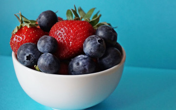 Картинка еда фрукты +ягоды ягоды клубника черника