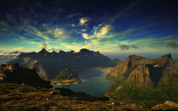 Картинка природа пейзажи горы река излучина облака панорама