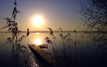Картинка природа восходы закаты озеро камыш мостки солнце