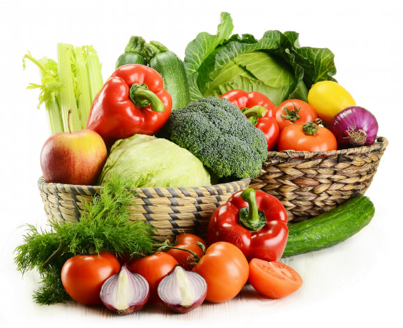 Обои картинки фото еда, фрукты, овощи, вместе, корзина, помидоры, цветая капуста, белокачанная капуста, капуста, огурцы, зелень, перец, томаты