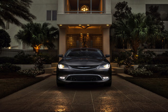 Картинка 2014+chrysler+200+sedan автомобили chrysler огни ночь дом