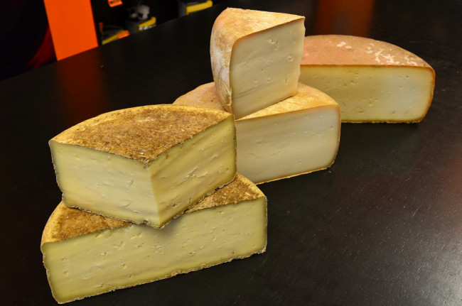 Обои картинки фото quesos frances fermier, еда, сырные изделия, сыр