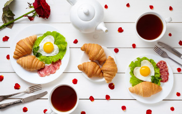 обоя еда, разное, croissant, cup, сердечки, coffee, кофе, rose, love, heart, breakfast, romantic, завтрак, круассан