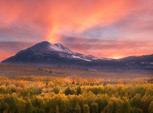 Картинка природа восходы закаты небо деревья осень горы лес