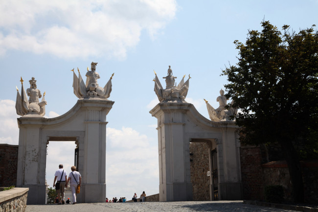 Обои картинки фото города, братислава , словакия, ворота