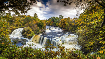 Картинка waterfall+at+clyde+valley+woodlands scotland природа водопады waterfall at clyde valley woodlands