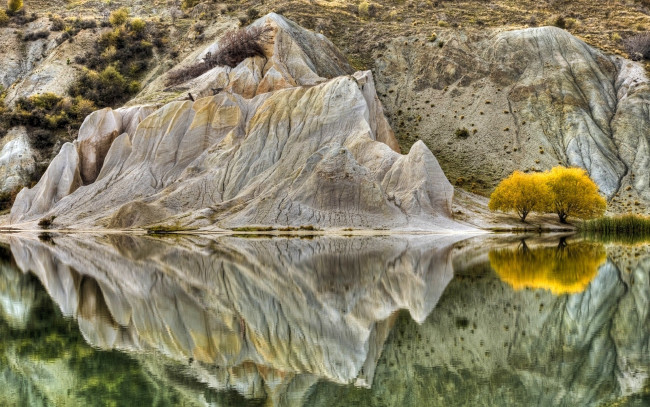 Обои картинки фото природа, реки, озера, отражение, скалы, озеро, вода, дерево