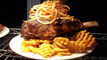 Картинка еда мясные+блюда фри картофель лук мясо отбивная