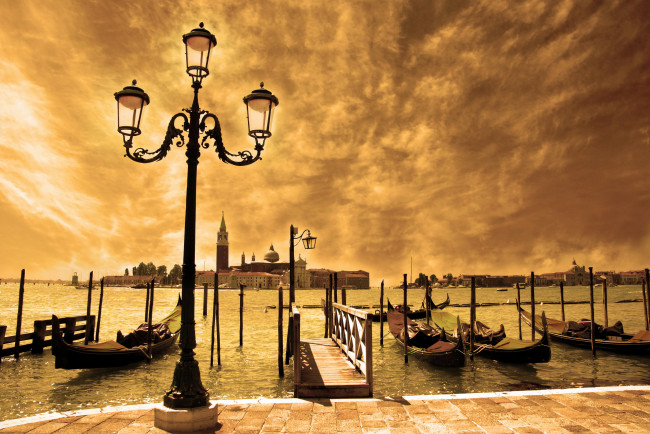 Обои картинки фото города, венеция , италия, венеция, лодки, река, фонари
