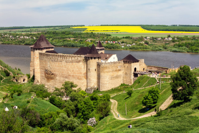 Обои картинки фото хотинская крепость украина, города, - дворцы,  замки,  крепости, деревья, трава, пейзаж, украина, крепость, хотинская
