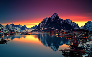 Картинка города -+пейзажи озеро горы огни ночь зима lofoten норвегия снег небо рассвет дома