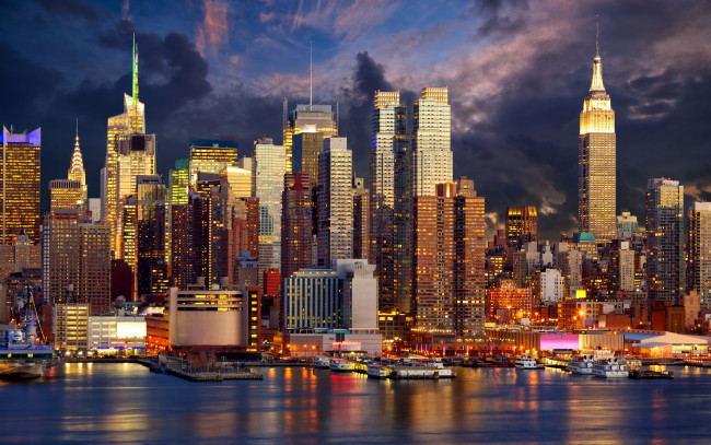 Обои картинки фото города, нью-йорк , сша, побережье, небоскребы, огни, ночь, манхэттен, нью-йорк, причалы