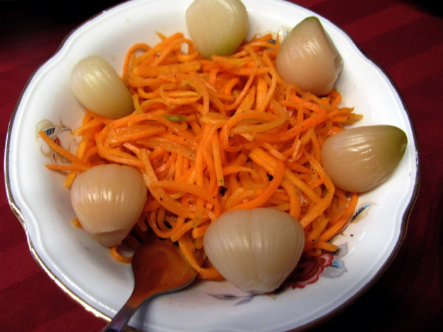 Обои картинки фото еда, овощи, чеснок, морковь