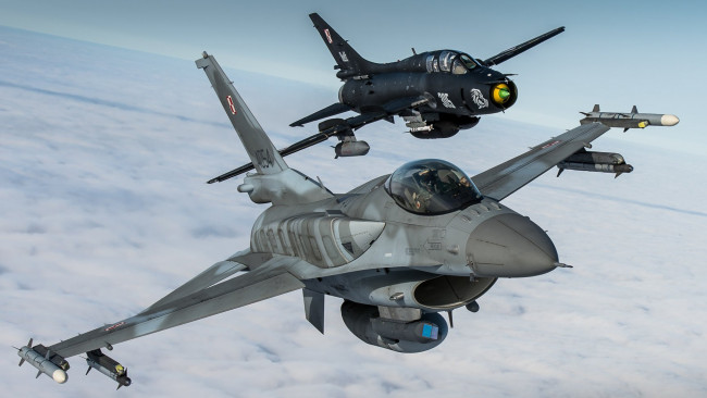 Обои картинки фото авиация, боевые самолёты, су-22м4