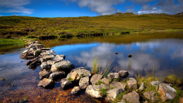 Картинка природа реки озера холмы небо камни шотландия река