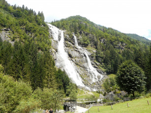 Картинка италия природа водопады мост трава деревья