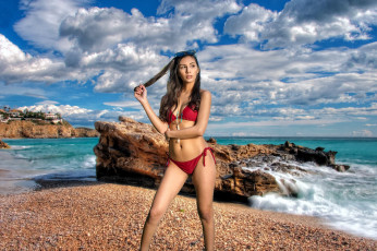 Картинка девушки gianna+dior море скалы купальник бикини