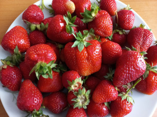 Картинка еда клубника +земляника свежая ягоды спелая