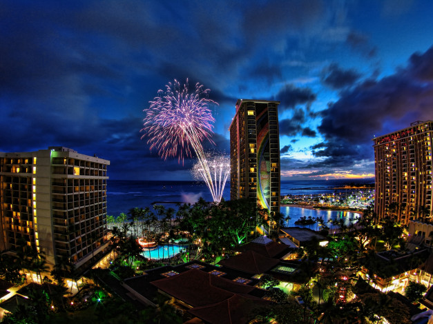Обои картинки фото города, огни, ночного, waikiki, honolulu, hawaii
