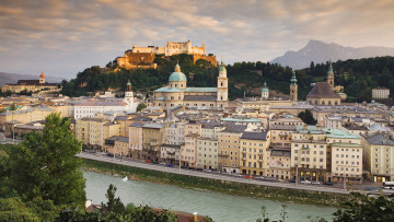 обоя salzburg, austria, города, зальцбург, австрия, река, здания, franziskanerkirche, hohensalzburg, castle