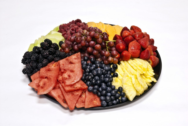 Обои картинки фото еда, фрукты, ягоды, виноград, черника, ежевика, ананасы, арбуз, малина, клубника