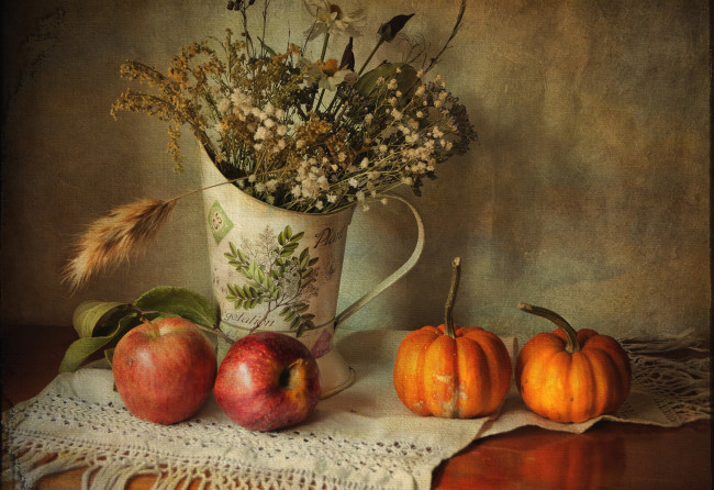 Обои картинки фото еда, натюрморт, тыква, яблоки, полевые, цветы