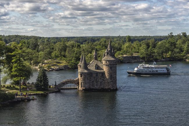 Обои картинки фото канада, города, дворцы, замки, крепости, озеро, корабль, мост, замок