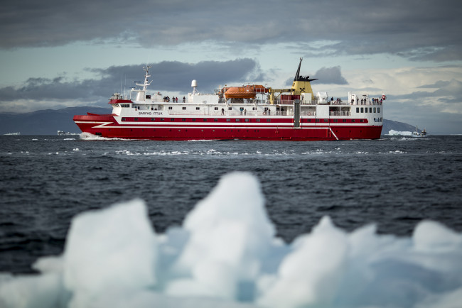 Обои картинки фото sarfaq ittuk, корабли, теплоходы, судно, льды, море, север